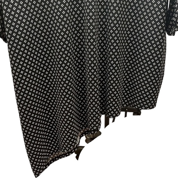 Lane Bryant Asymmetrical Top size 14/16 One sleeve cold shoulder. - Picture 2 of 7